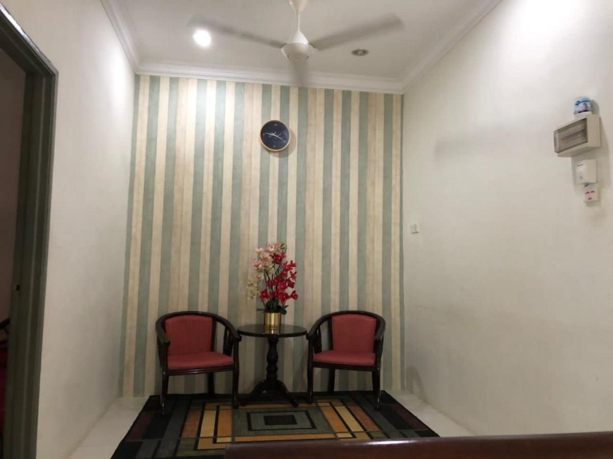Makmur Homestay 타이핑 외부 사진