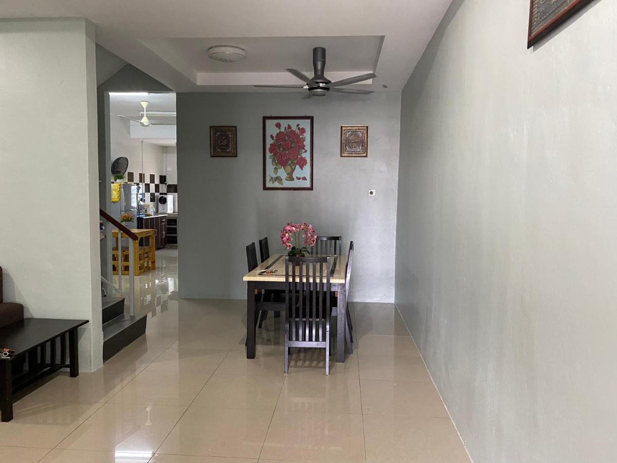 Makmur Homestay 타이핑 외부 사진