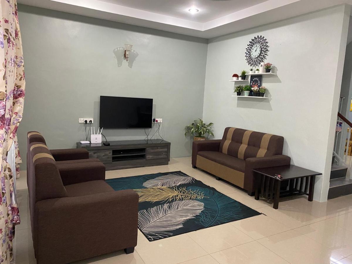 Makmur Homestay 타이핑 외부 사진