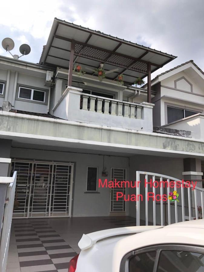 Makmur Homestay 타이핑 외부 사진